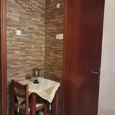 Erodios Káto Loutrákion