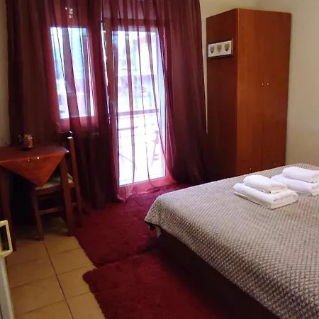 Erodios Guesthouse *